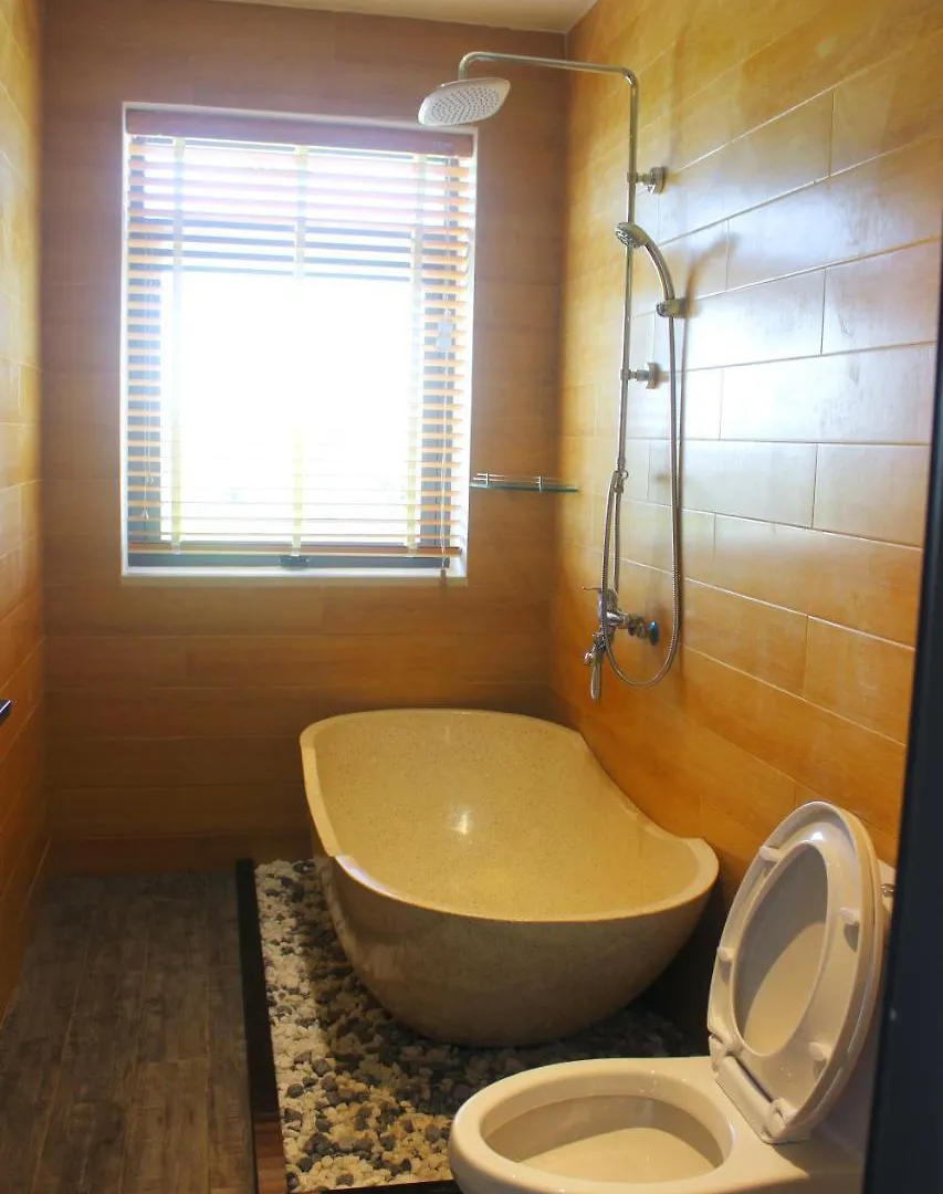 Hoang Y Homestay Хойан